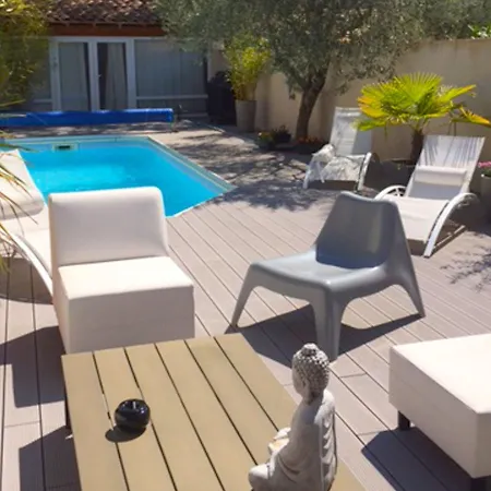 Semesterbostad Modern Holiday Home Near Lake In Oraison Oraison
